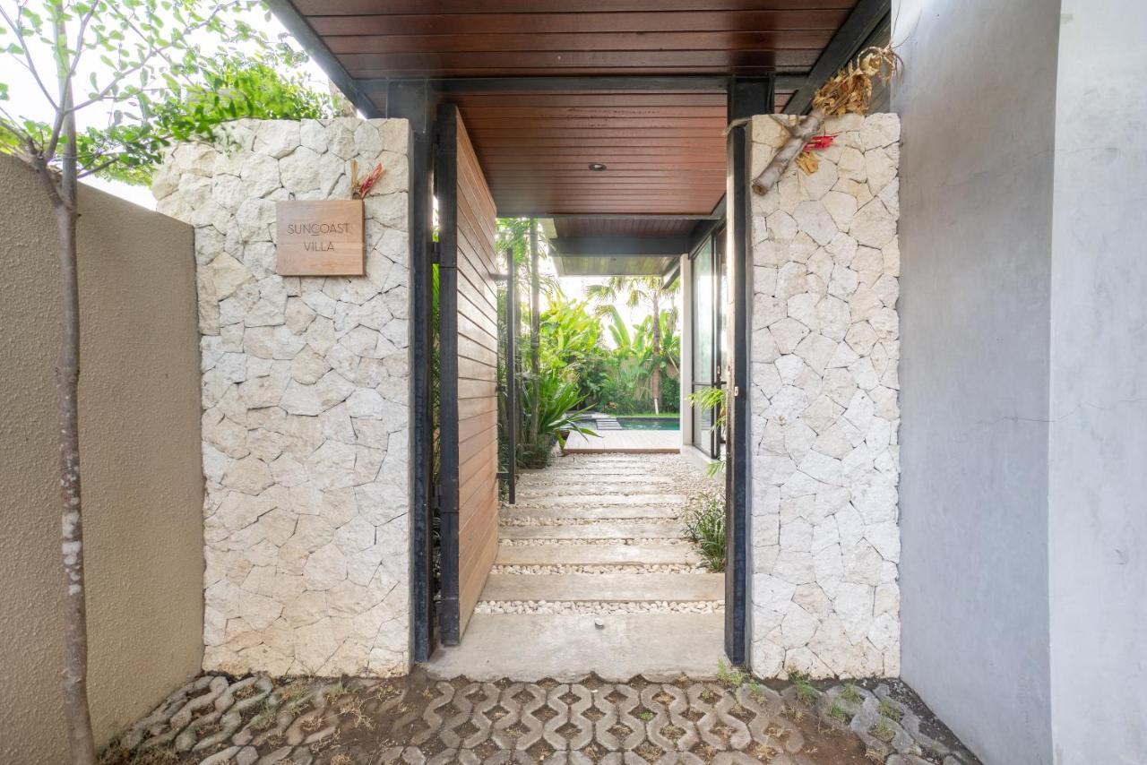 Suncoast Villa Badung  Buitenkant foto