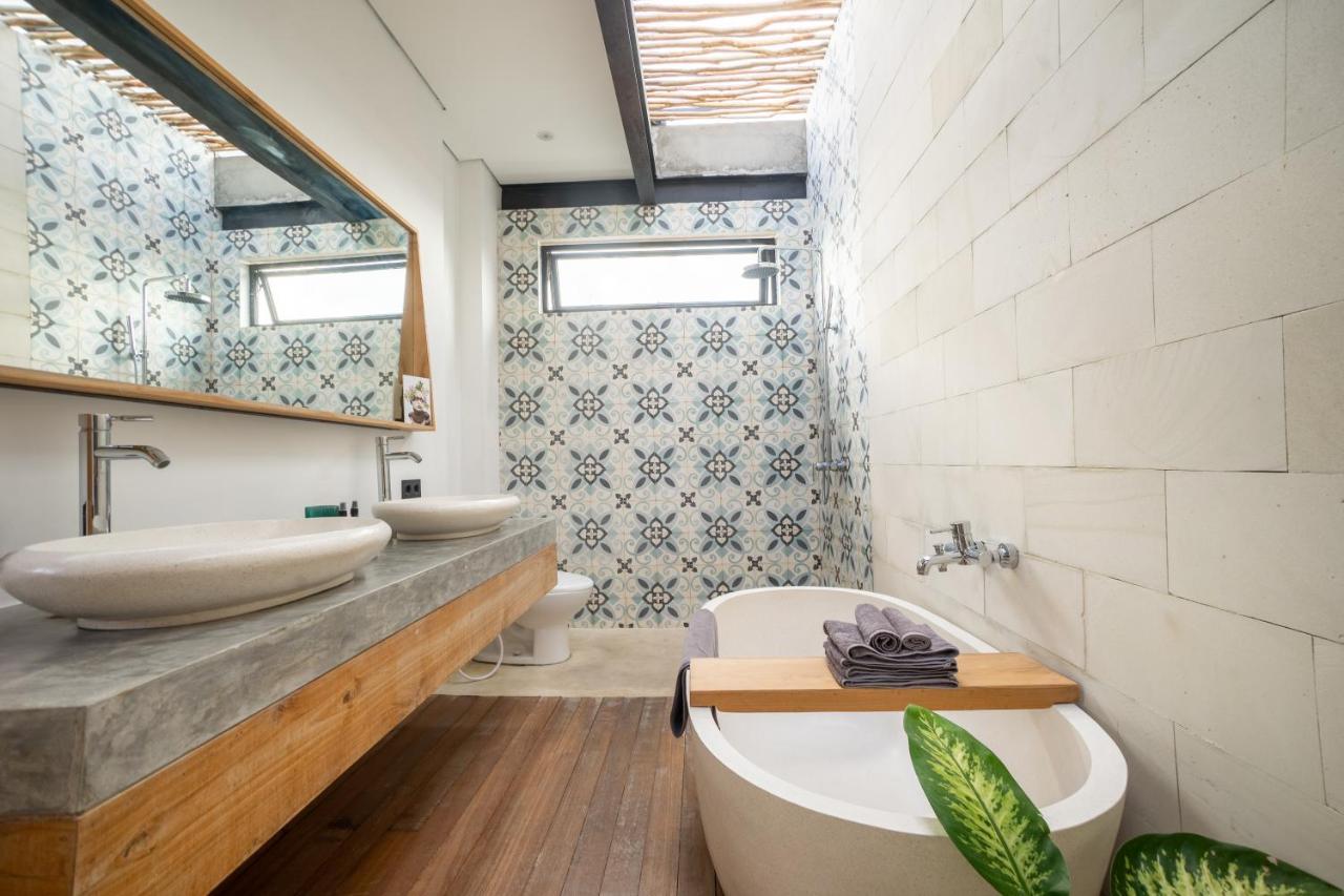 Suncoast Villa Badung  Buitenkant foto