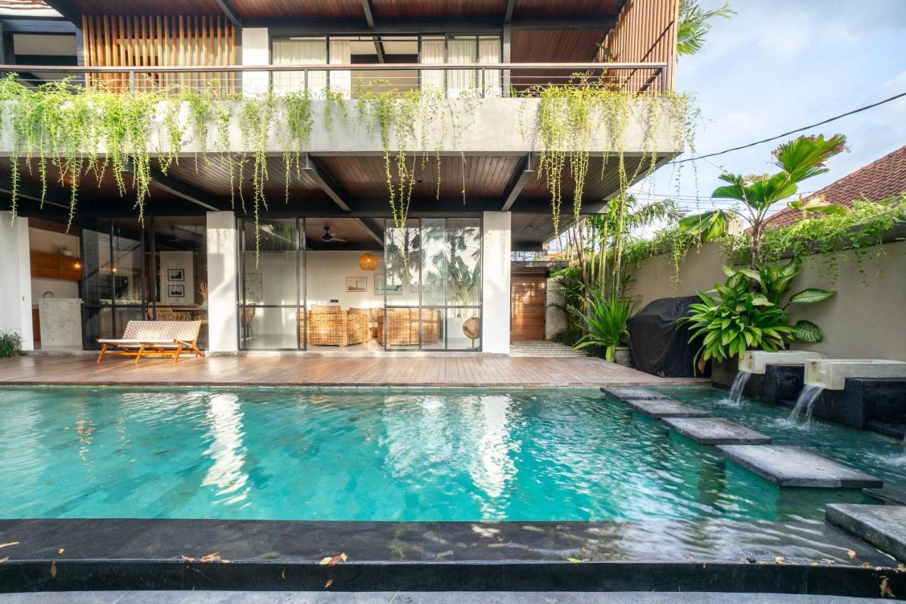Suncoast Villa Badung  Buitenkant foto