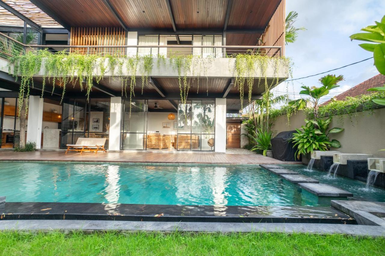 Suncoast Villa Badung  Buitenkant foto